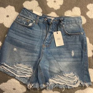 Never worn, high waisted mom shorts